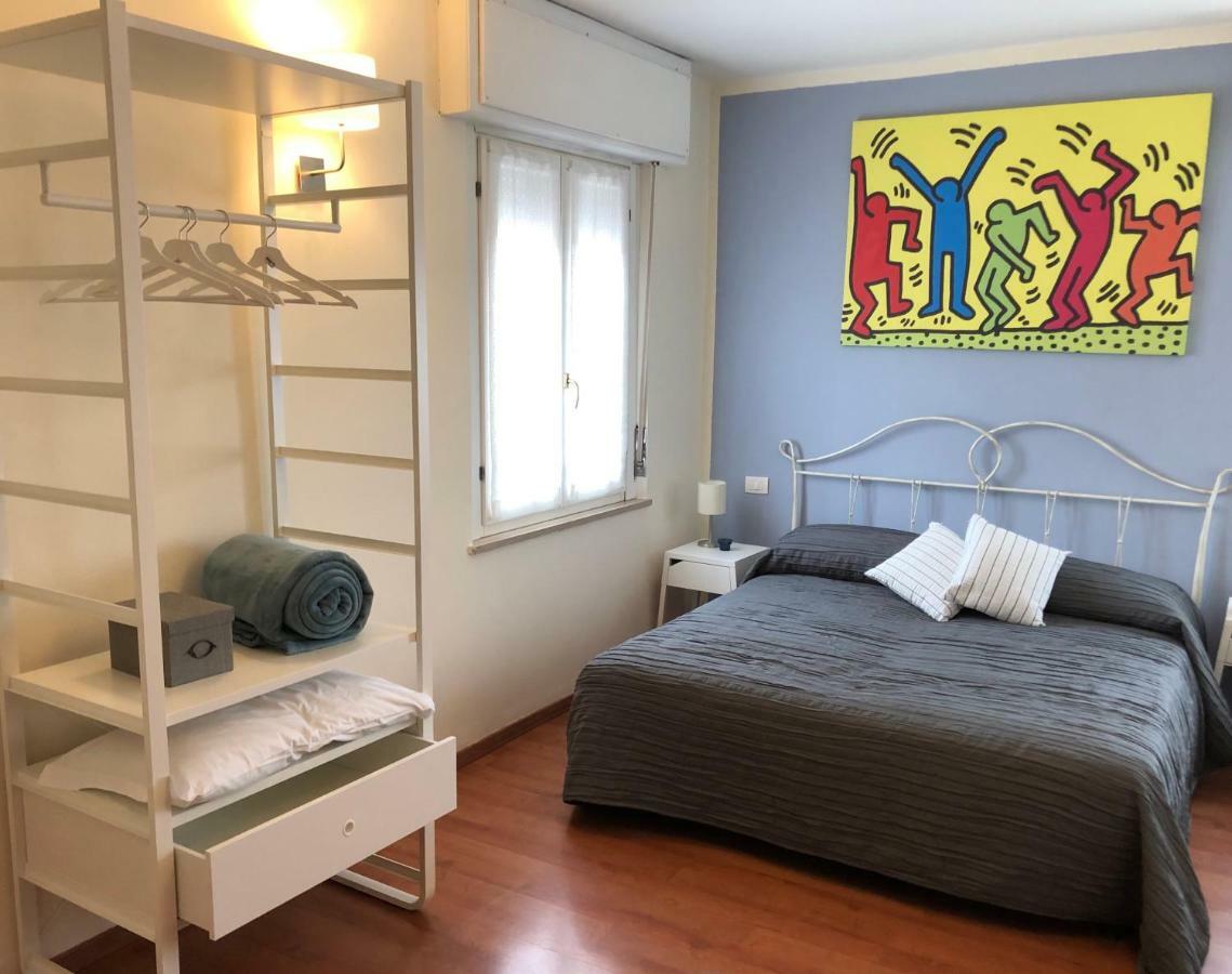 Irides Rooms A Un Passo Dai Parchi Divertimento Lazise Exterior foto